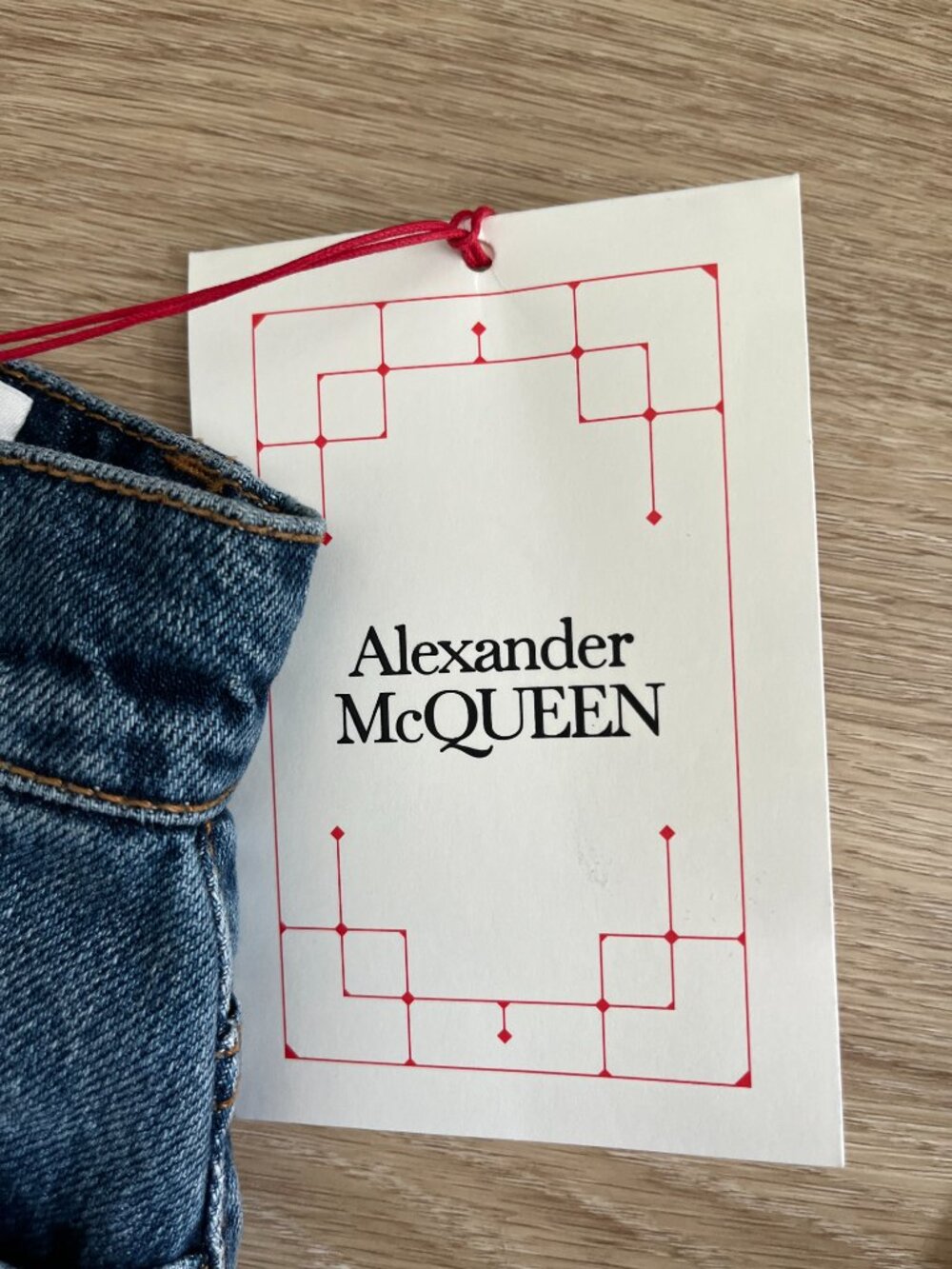 Alexander McQueen High Rise Tapered Straight Jeans Med Wash S23 Size 24 NWT $790 - Picture 6 of 16